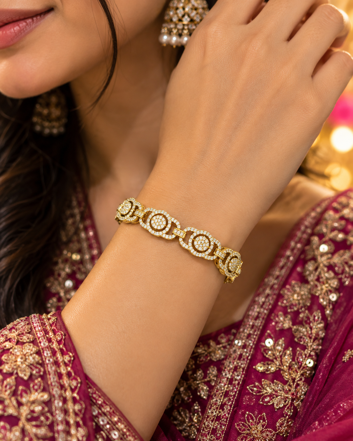 Elegant Circular Link Bracelet