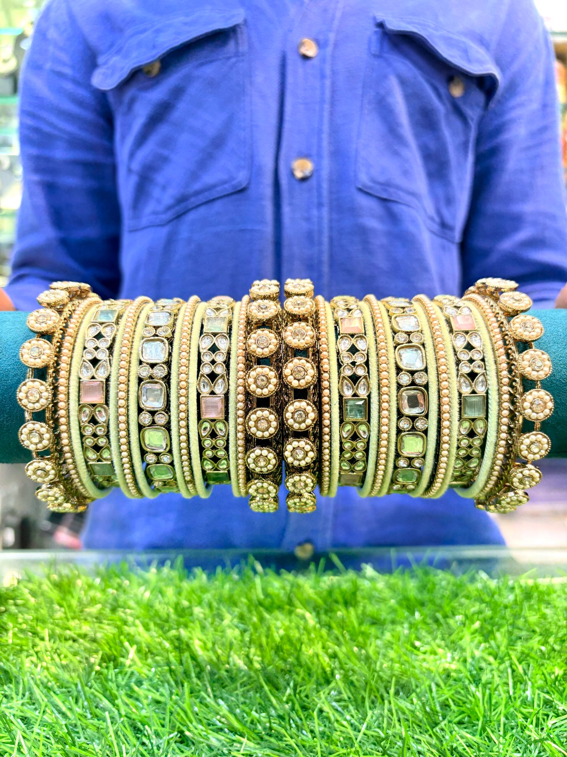 Pestal kundan bangle set image 0