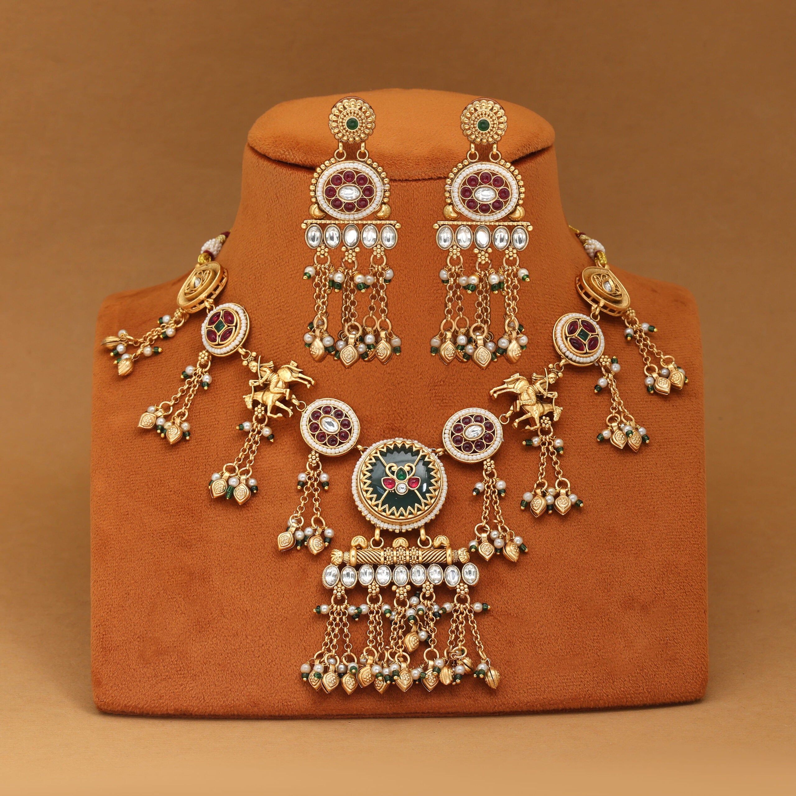 GAJ ELEGANCE NECKLACE image 2