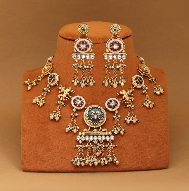 GAJ ELEGANCE NECKLACE image 2