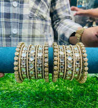 Antique kundan bangle set image 0