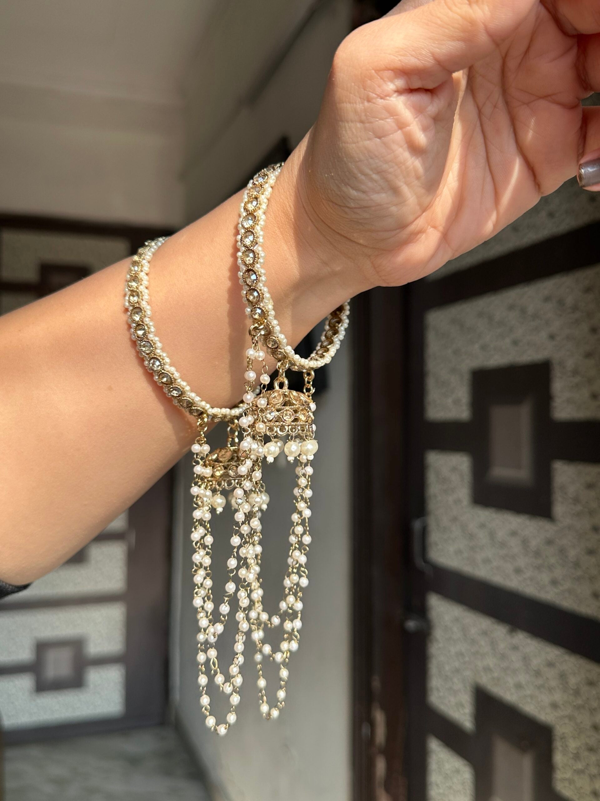 Classy jhoola bangles(one hand) image 0
