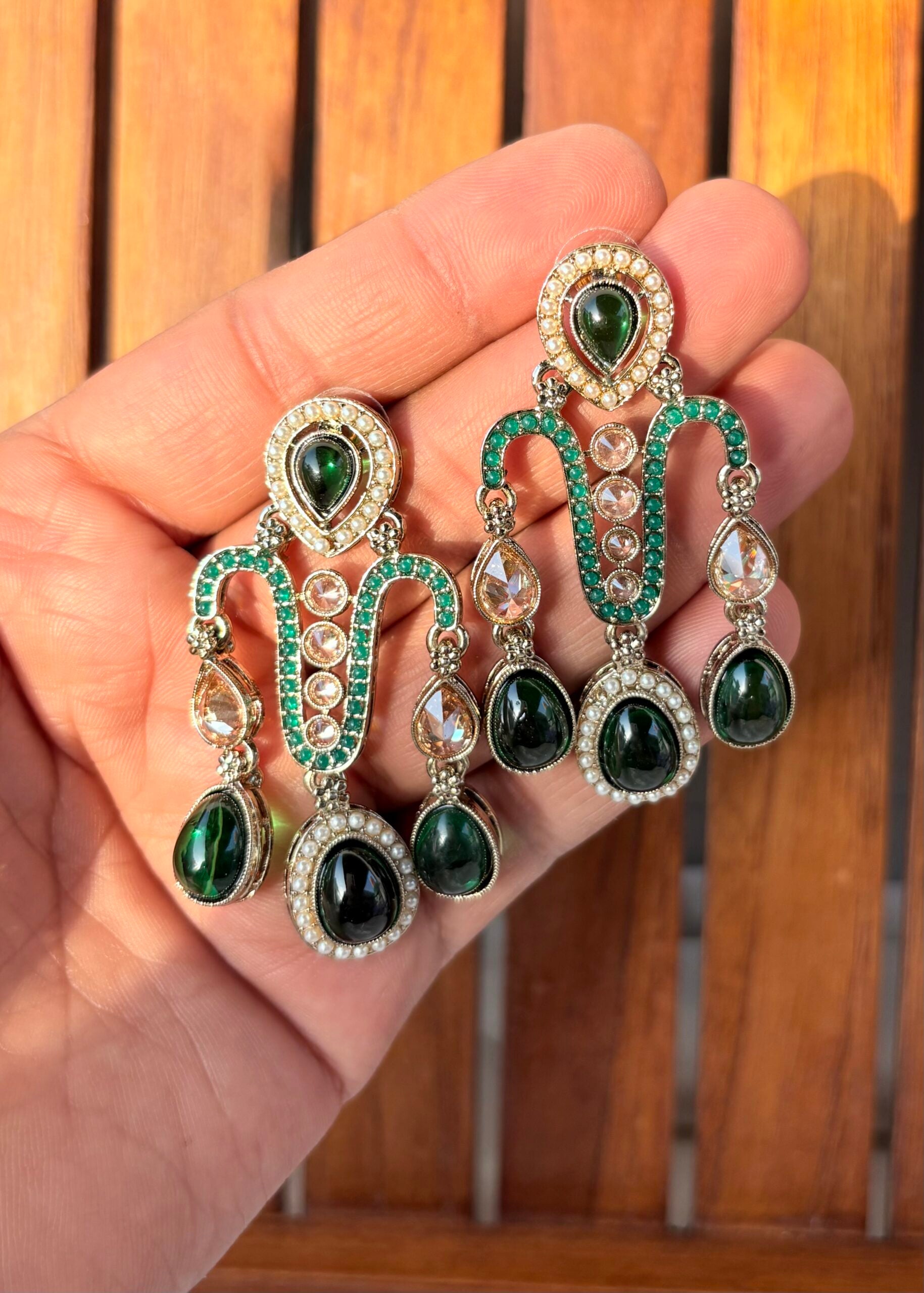 Kundan earrings - green image