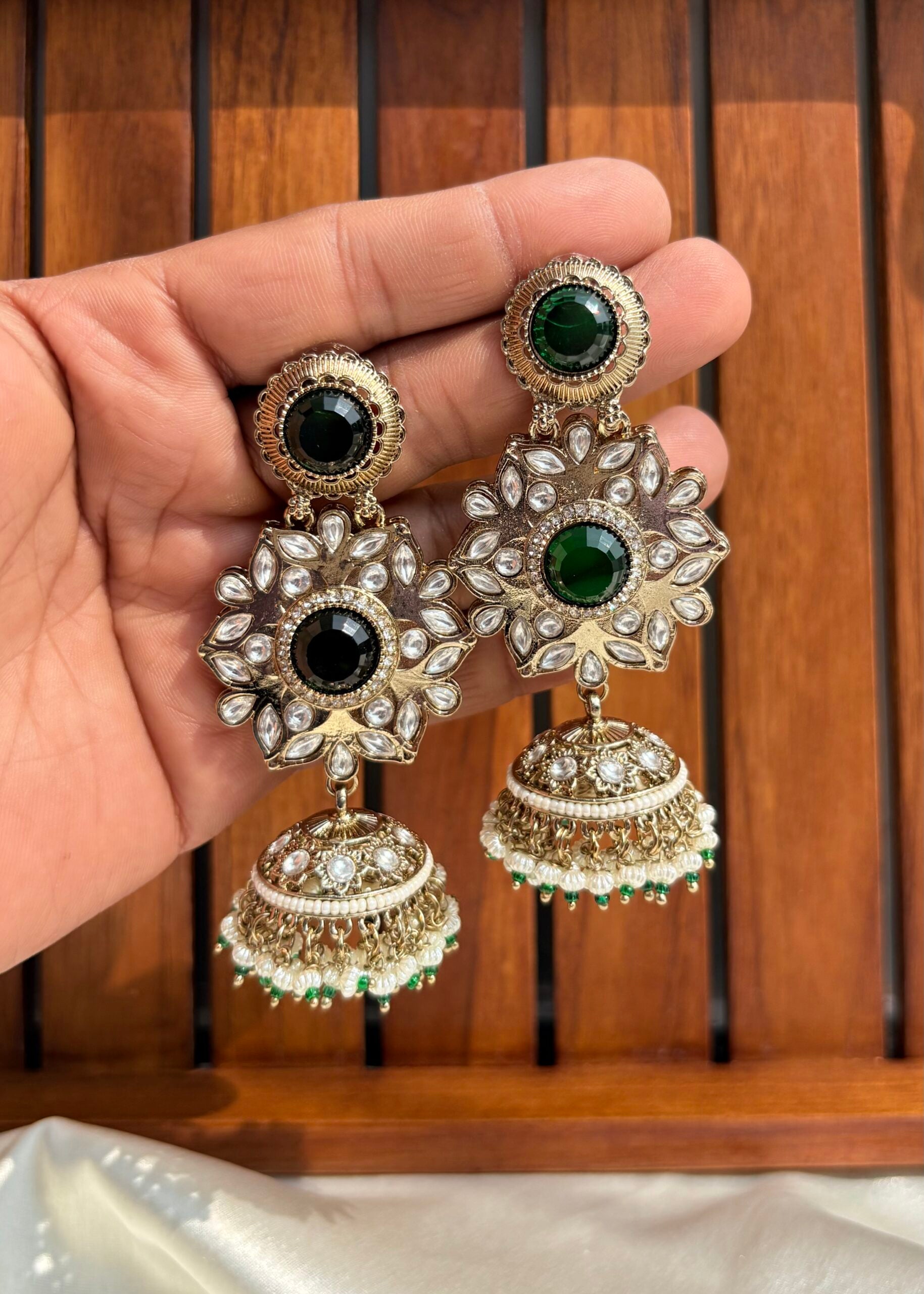 ZULF EARRINGS - Emerald Green image