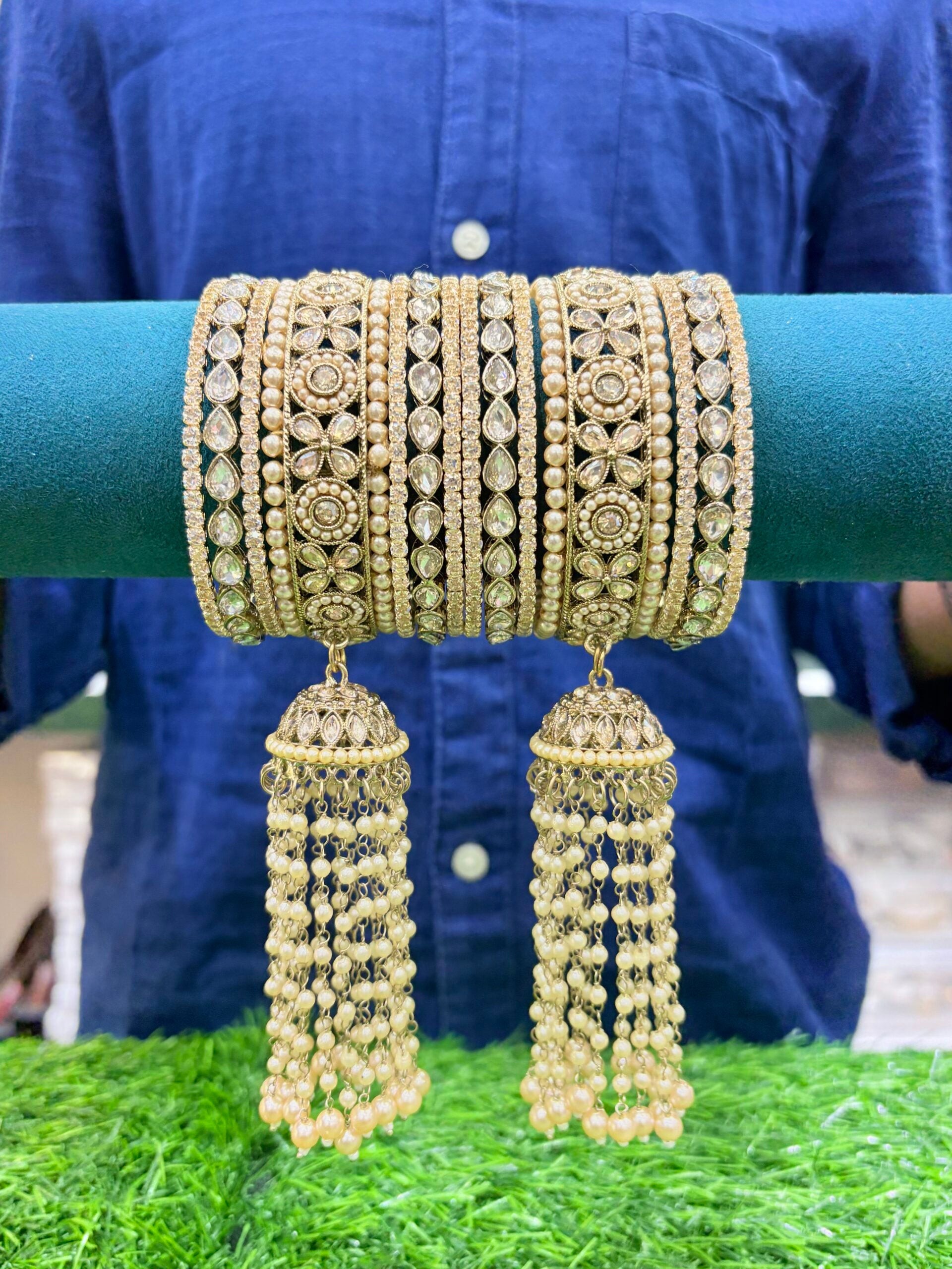 Charm hanging bangle set - 2-8, Antique image