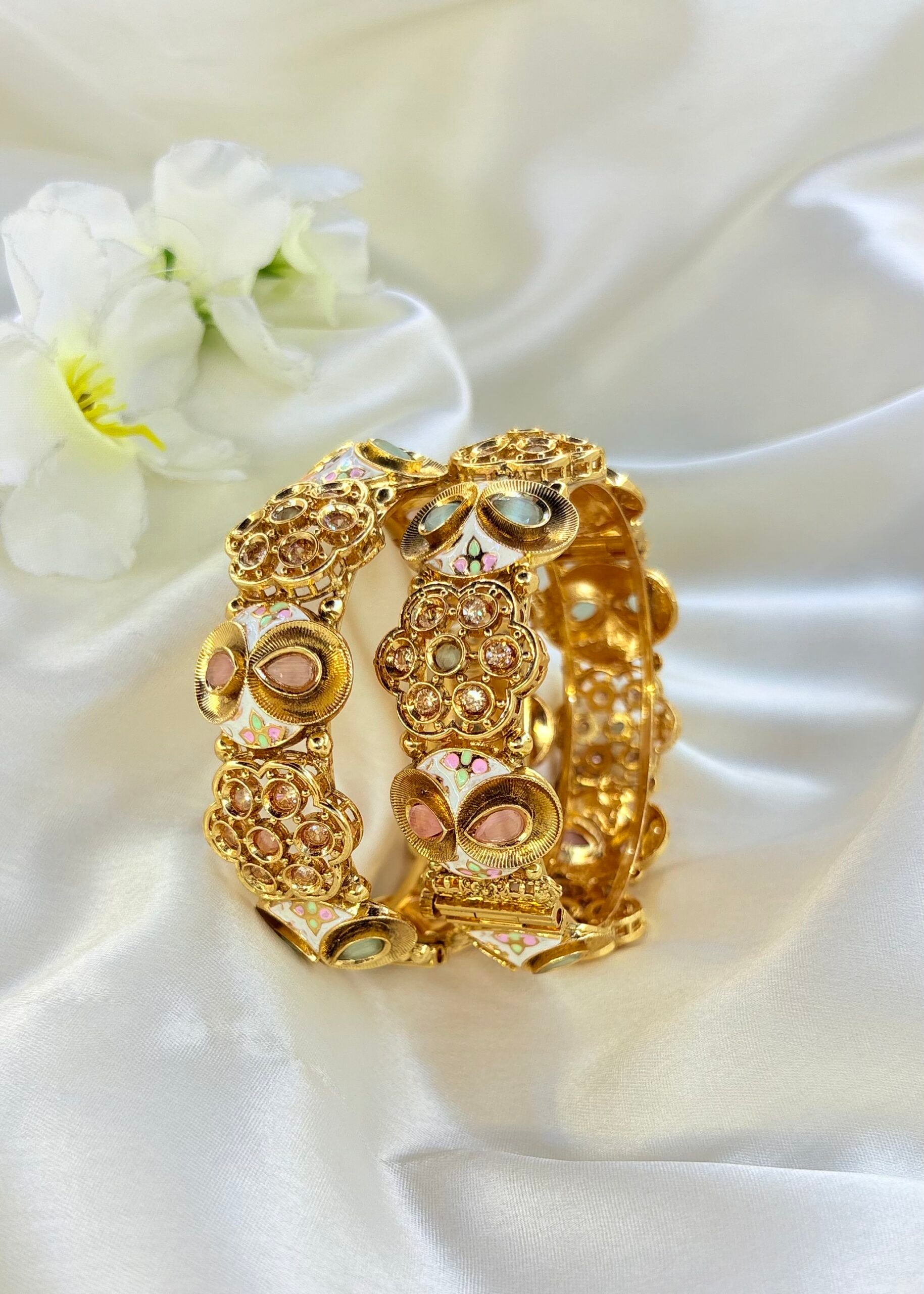 Mint eye rajwada bangles image 0