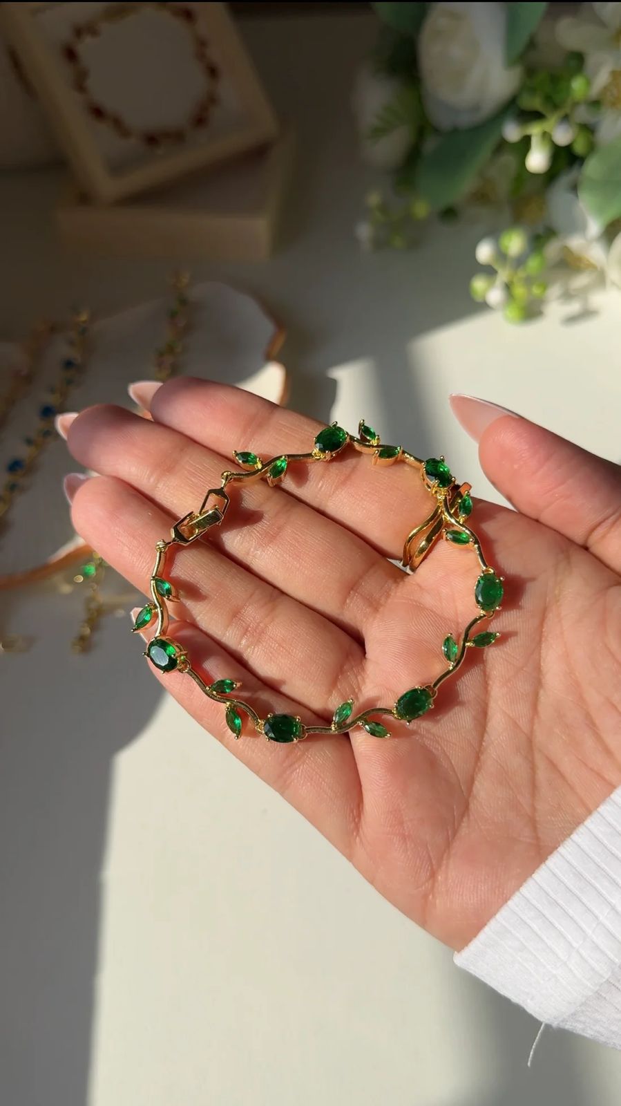 Tulip bracelet - green image
