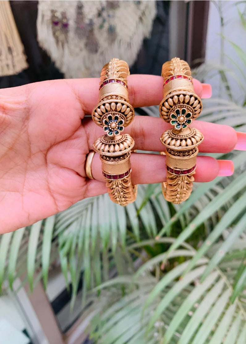 Openable screw floral bangle image 1