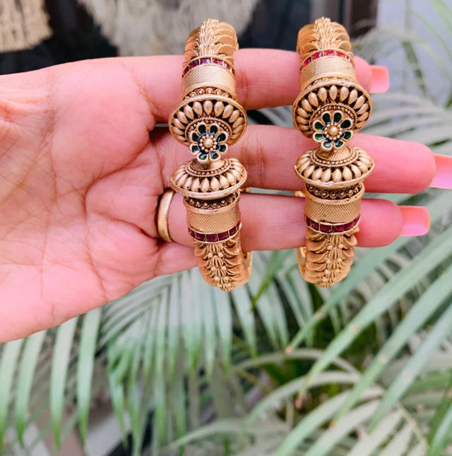 Openable screw floral bangle image 0