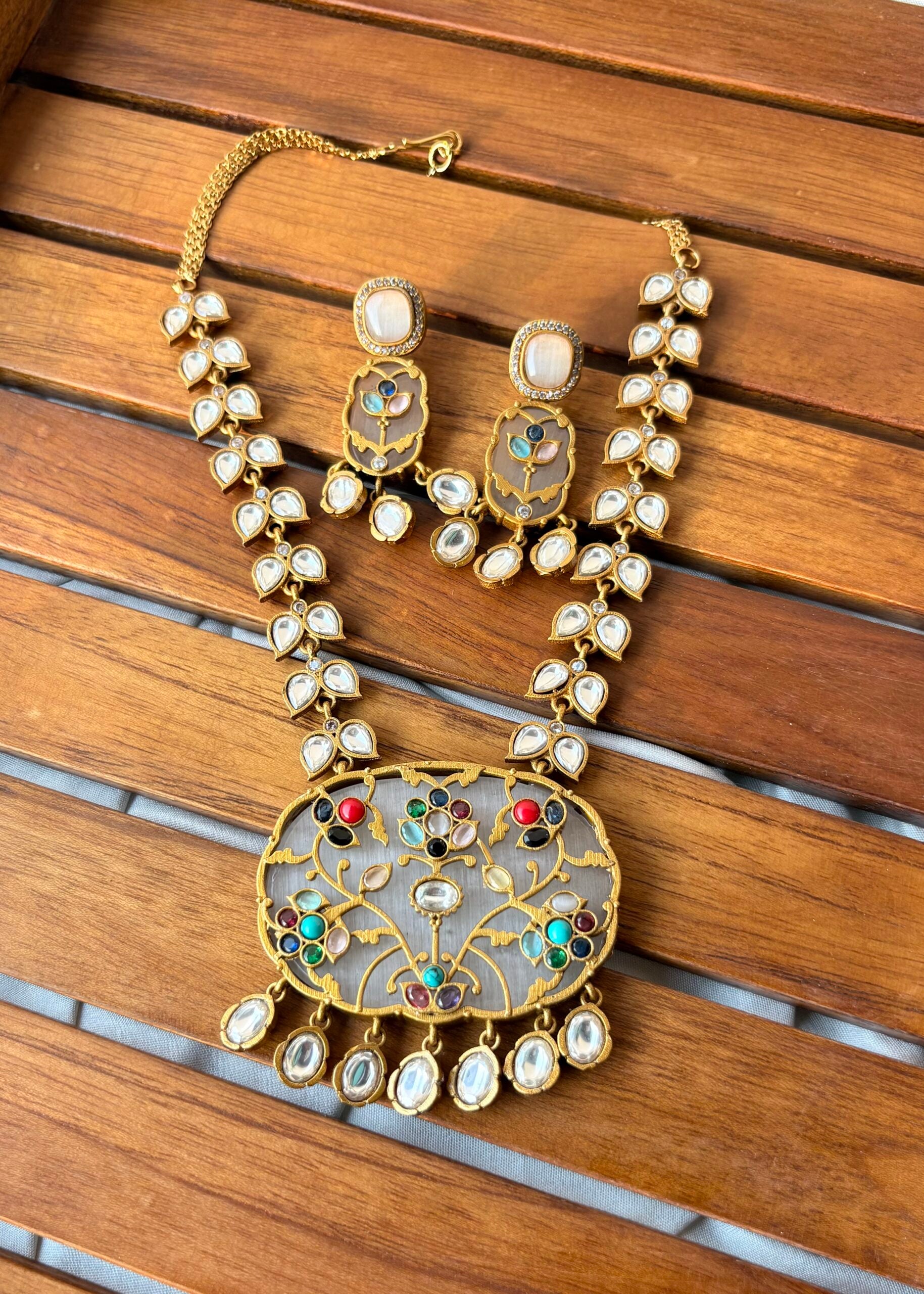 Jaipur kundan Jewllery - Grey image