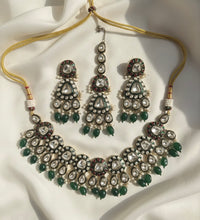 NAZARA NECKLACE (GREEN) image 0