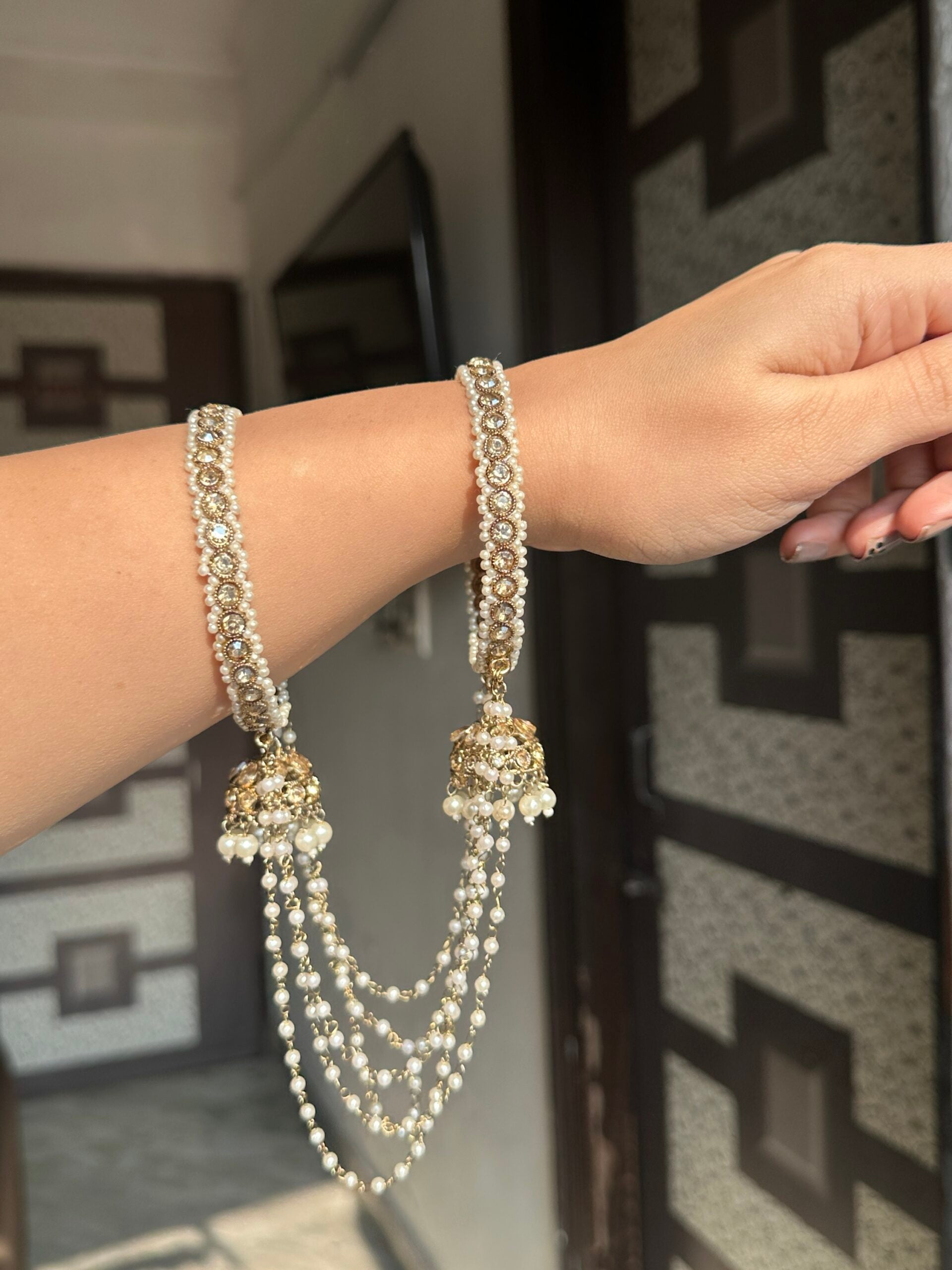 Classy jhoola bangles(one hand) image 2
