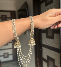 Classy jhoola bangles(one hand) image 2