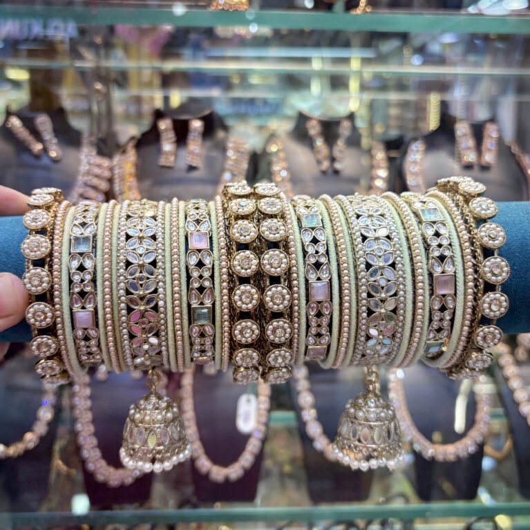 Antique pestal bangle set