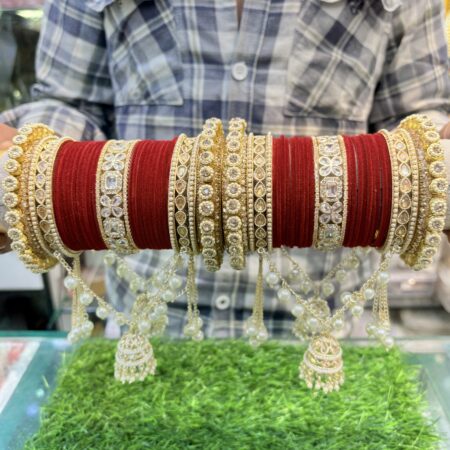 Hanging bridal bangles set