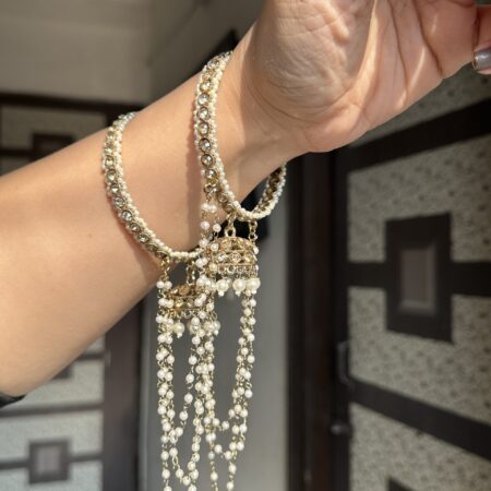 Classy jhoola bangles(one hand)